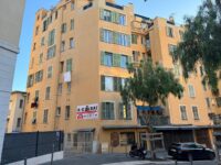 Façade d'immeuble en rénovation par AC BAT